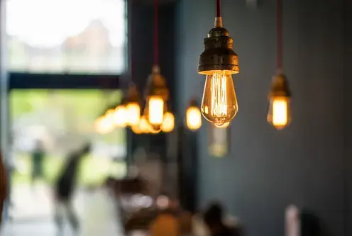 électricien à Saint-Denis-le-Gast - image 2