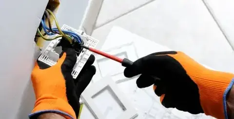 électricien à Saint-martin de-Cenillly - image 3