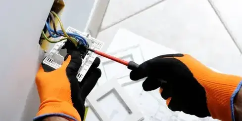 remise aux normes électriques à La Colombe - image 3