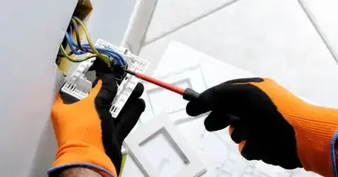 remise aux normes électriques à Maupertuis - image 4